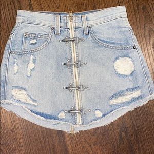 LF clasp jean skirt